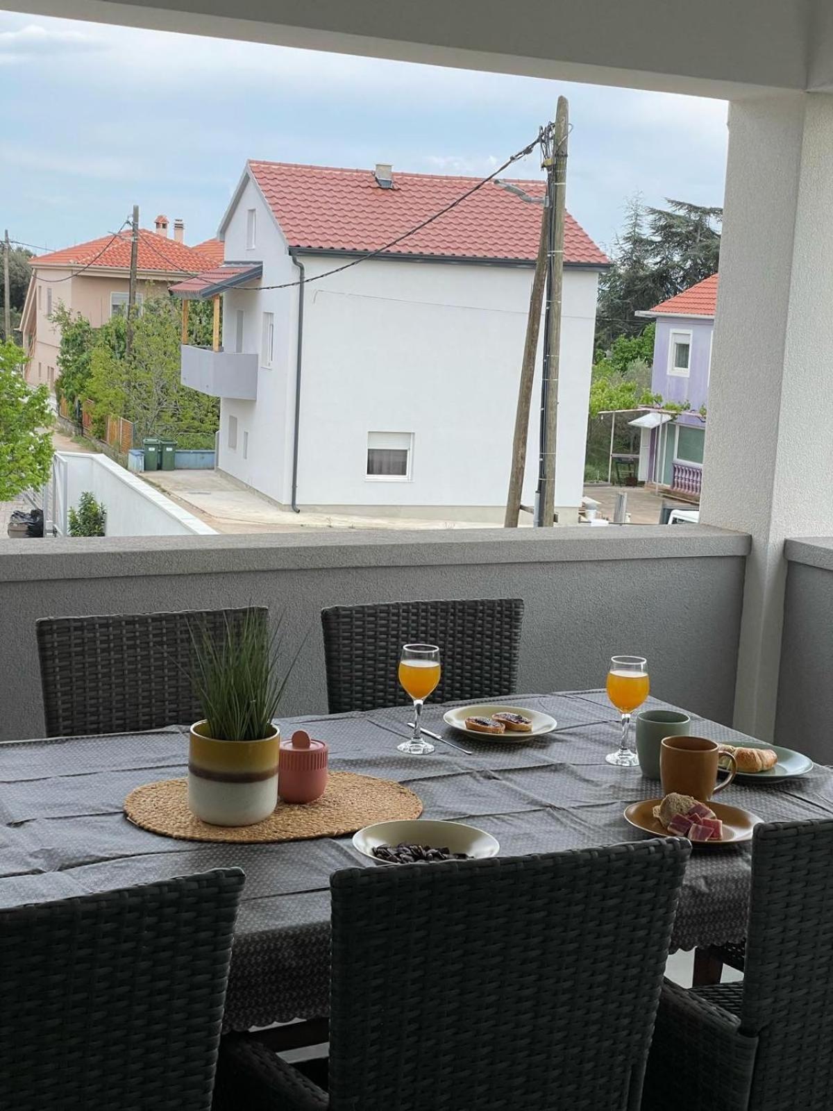 Apartments Mia Bibinje Exterior photo